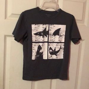 Children’s Place Gray Shark Graphic T-Shirt Boys Medium M 7/8